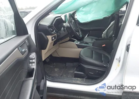 2022 Ford Escape Sel Hybrid z USA, uszkodzony, nr VIN 1FMCU0CZ1NUB47225